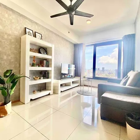 Tropicana 218 Macalister - 3Min Drive To Georgetown 20Min From Airport Homely 2Br 2Bathrooms Suites